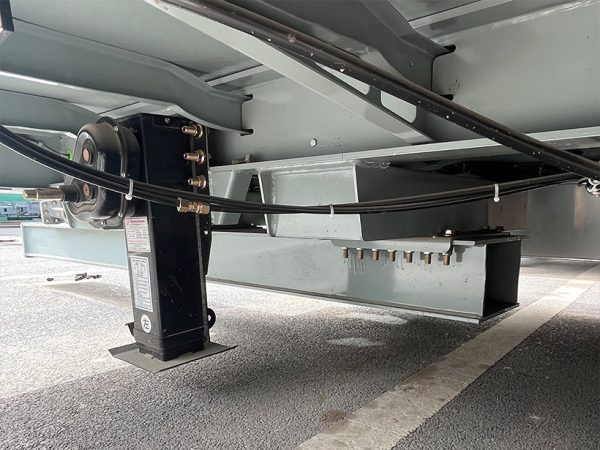 2 Split Box-Type Curtain Semi-Trailer
