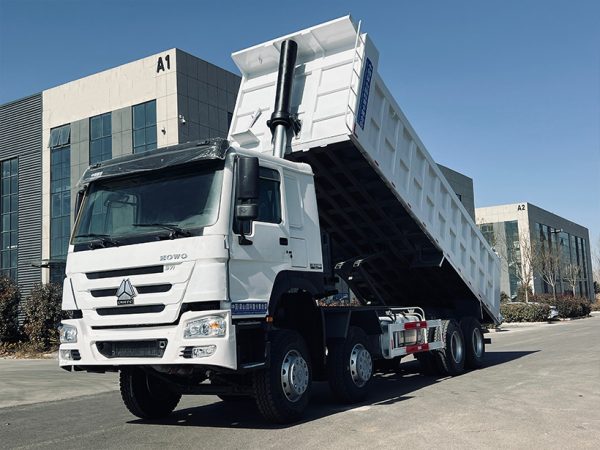 豪沃84自卸车 Sinotruk Howo 8x4 Rear Dump Truck